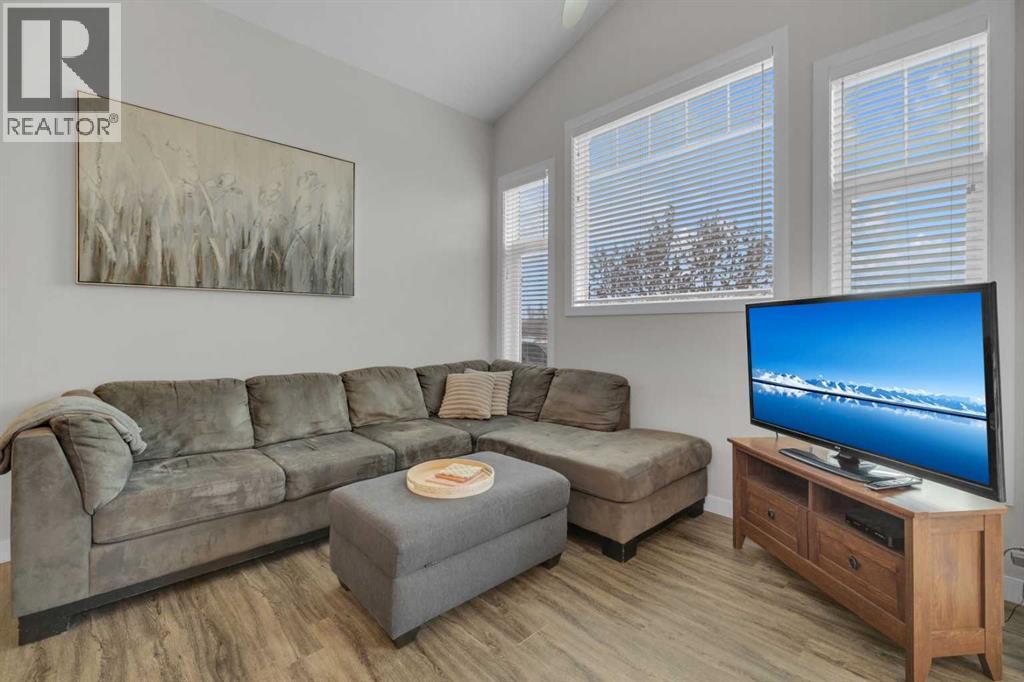 156 Wiley Crescent, Red Deer, AB - Indoor Photo Showing Living Room