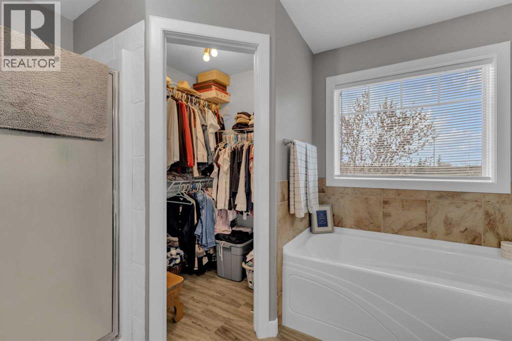 156 Wiley Crescent, Red Deer, AB - Indoor Photo Showing Bathroom