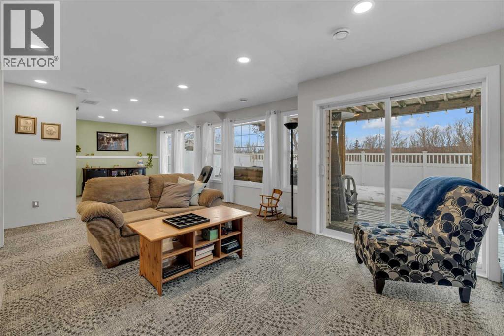 156 Wiley Crescent, Red Deer, AB - Indoor Photo Showing Living Room