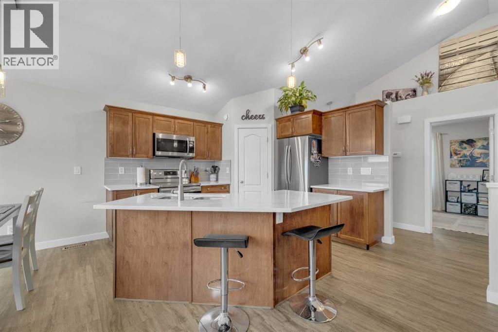 156 Wiley Crescent, Red Deer, AB - Indoor Photo Showing Kitchen