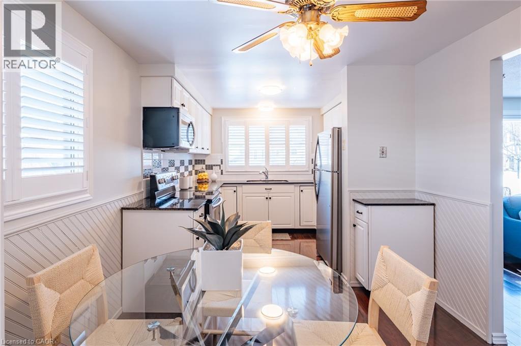 190 Broken Oak Crescent, Kitchener, ON - Indoor Photo Showing Dining Room