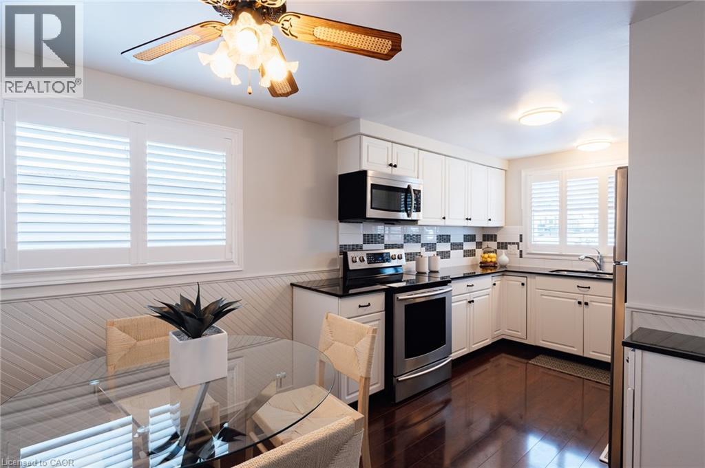 190 Broken Oak Crescent, Kitchener, ON - Indoor Photo Showing Kitchen