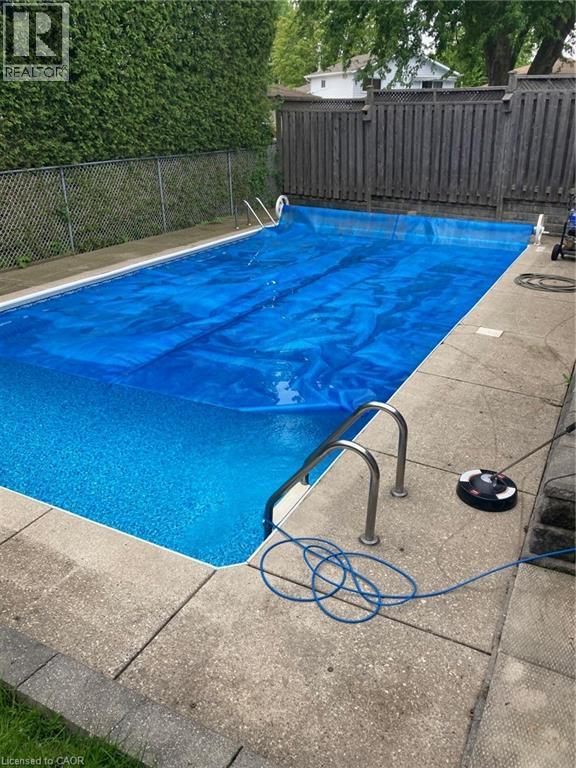 190 Broken Oak Crescent, Kitchener, ON - Outdoor With In Ground Pool With Backyard