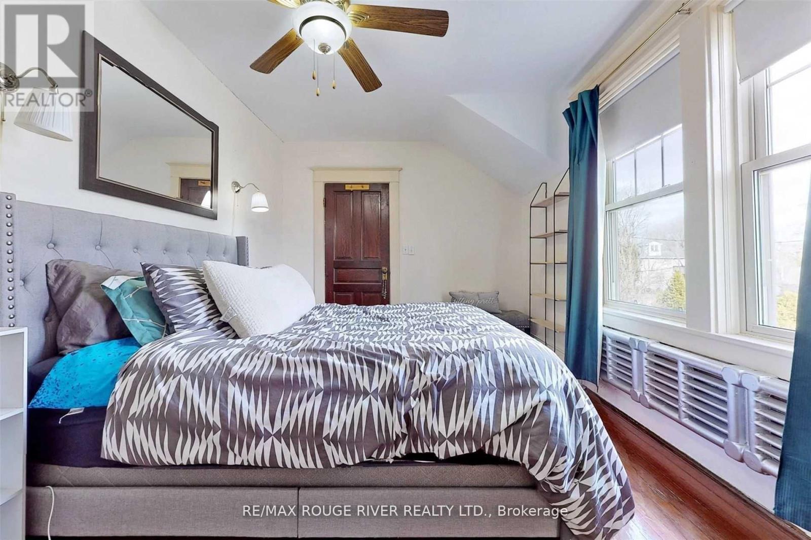 36 John Street, Cambridge, ON - Indoor Photo Showing Bedroom