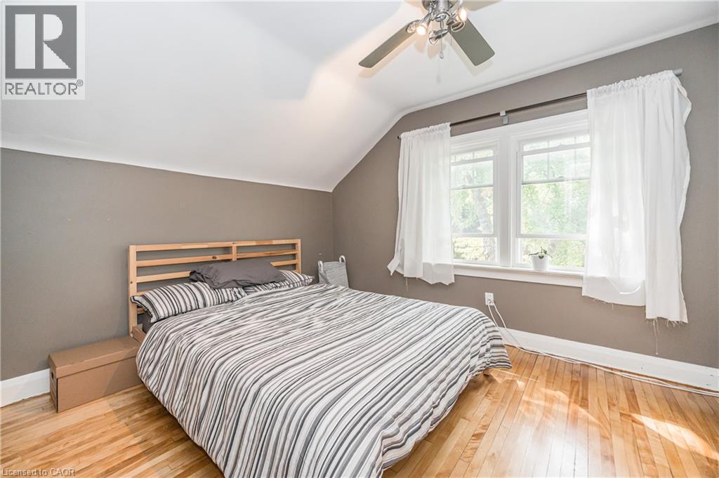 52 Avondale Avenue S, Waterloo, ON - Indoor Photo Showing Bedroom