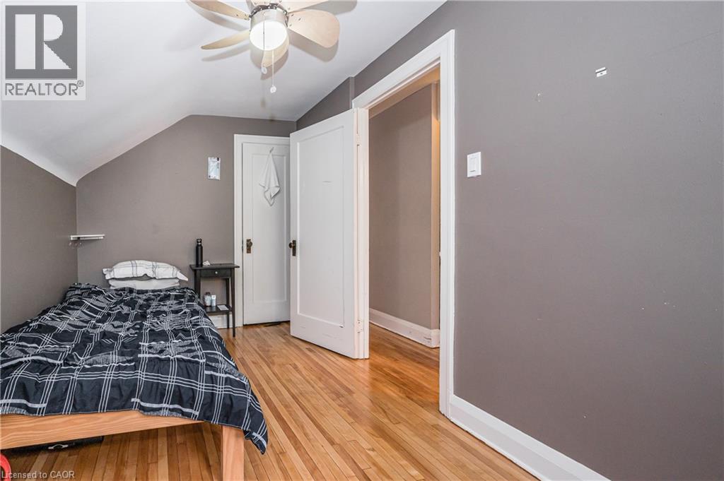 52 Avondale Avenue S, Waterloo, ON - Indoor Photo Showing Bedroom