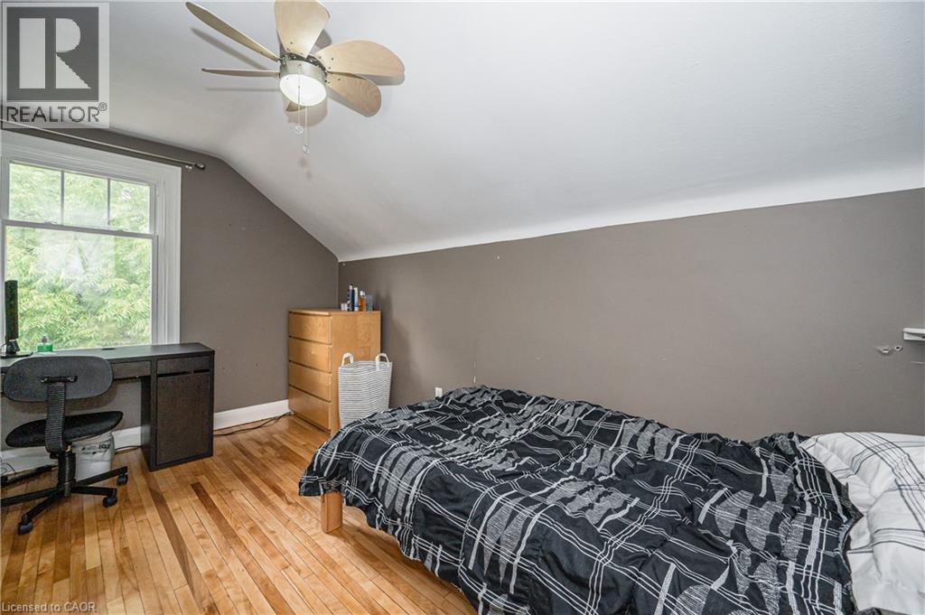 52 Avondale Avenue S, Waterloo, ON - Indoor Photo Showing Bedroom