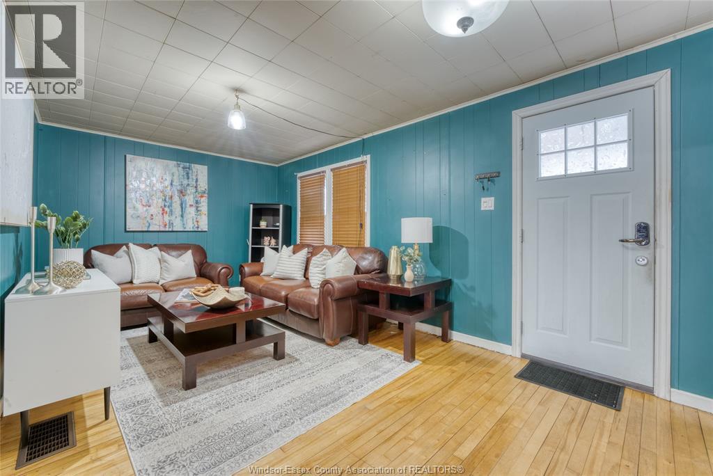 1581 Cadillac Street, Windsor, ON - Indoor