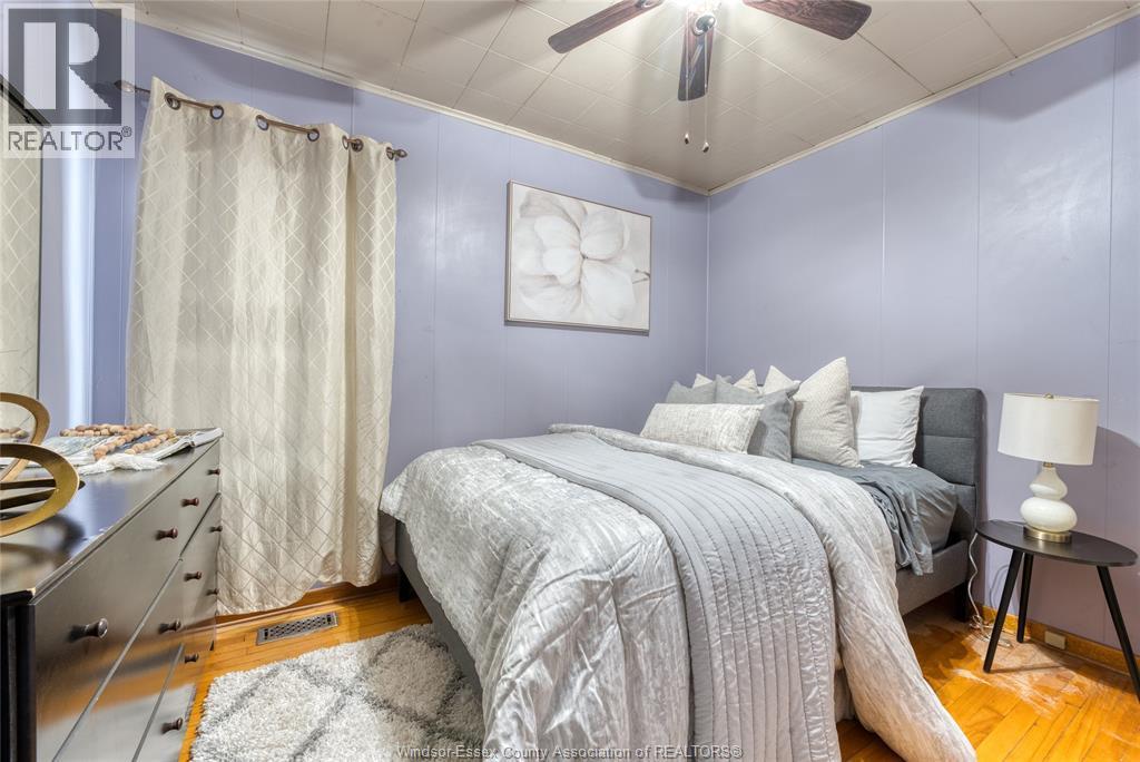 1581 Cadillac Street, Windsor, ON - Indoor Photo Showing Bedroom