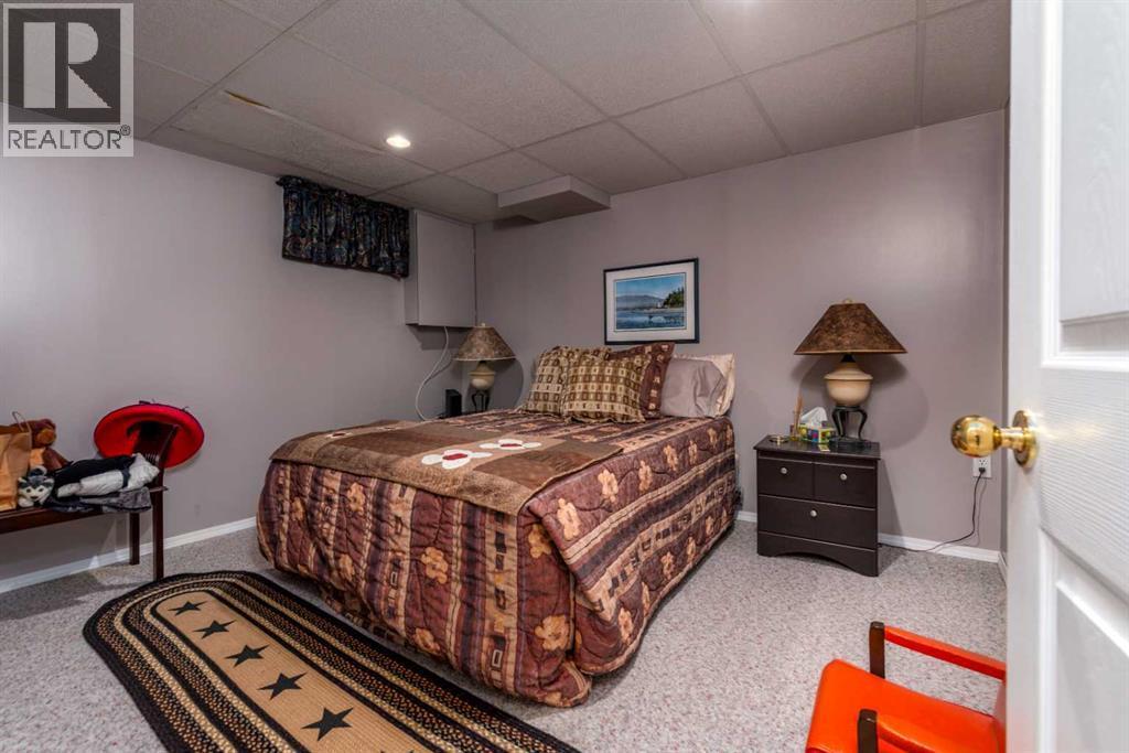 3812 58 Avenue, Lloydminster, AB - Indoor Photo Showing Bedroom