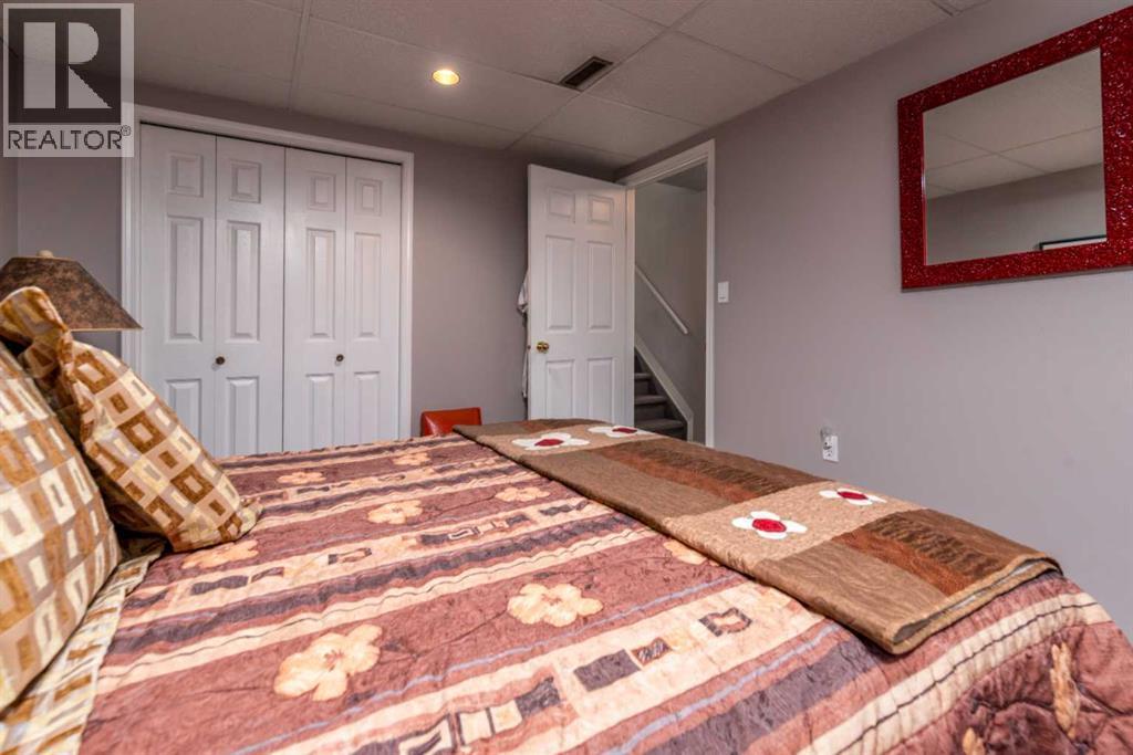 3812 58 Avenue, Lloydminster, AB - Indoor Photo Showing Bedroom