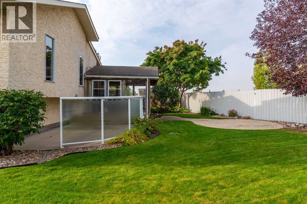 3812 58 Avenue, Lloydminster, AB - Outdoor