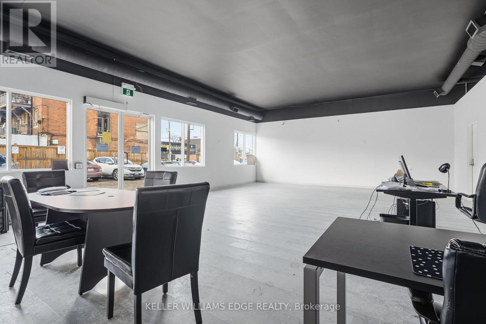 1096 Barton Street E, Hamilton, ON