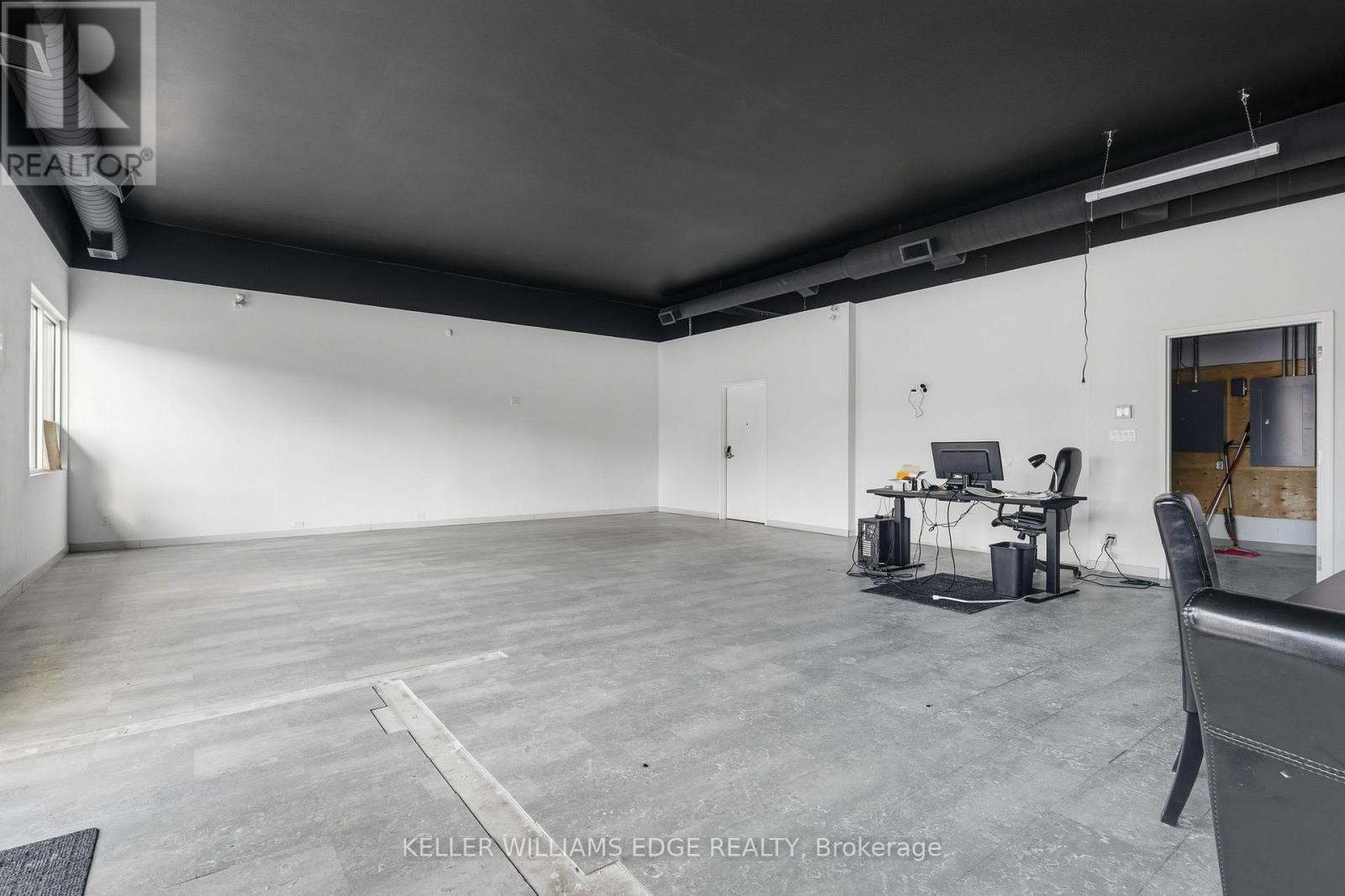 1096 Barton Street E, Hamilton, ON