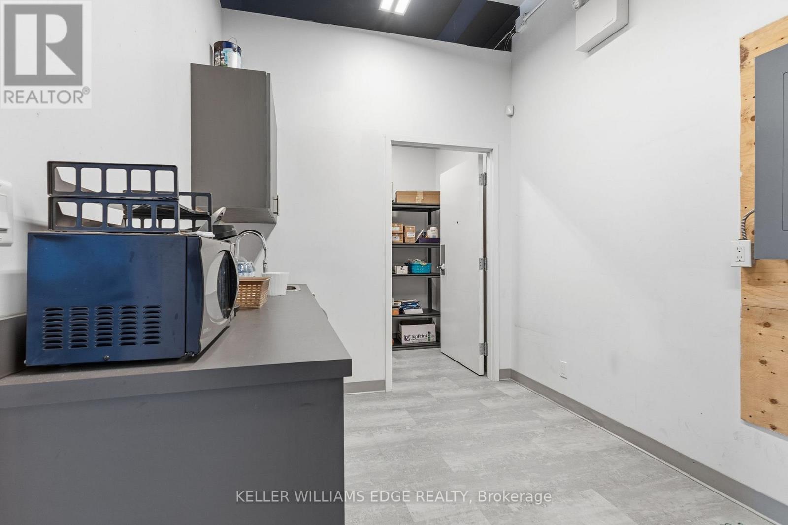 1096 Barton Street E, Hamilton, ON