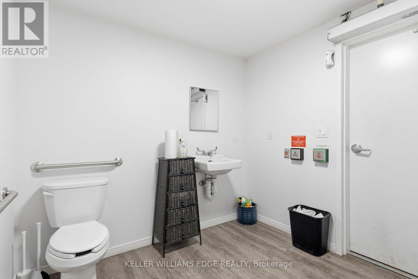 1096 Barton Street E, Hamilton, ON