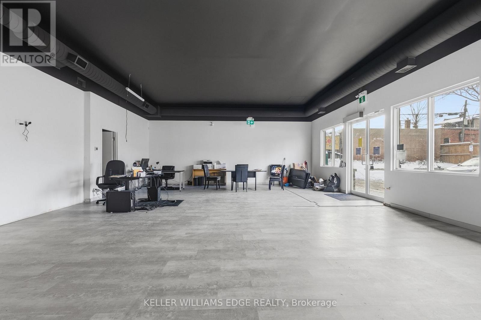 1096 Barton Street E, Hamilton, ON