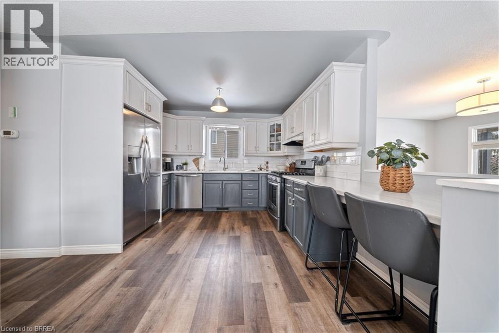 20 Bramble Crescent, Townsend, ON - Indoor Photo Showing Kitchen With Upgraded Kitchen