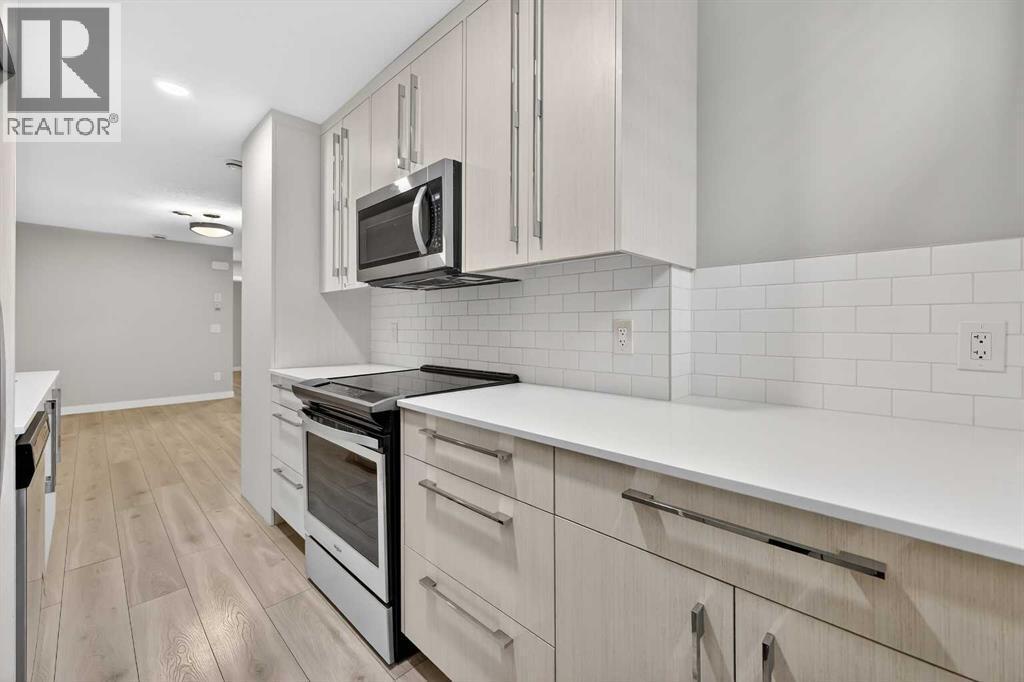 128 Corner Meadows Gate Ne, Calgary, AB - Indoor Photo Showing Kitchen