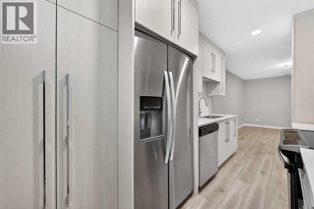 128 Corner Meadows Gate Ne, Calgary, AB - Indoor Photo Showing Kitchen