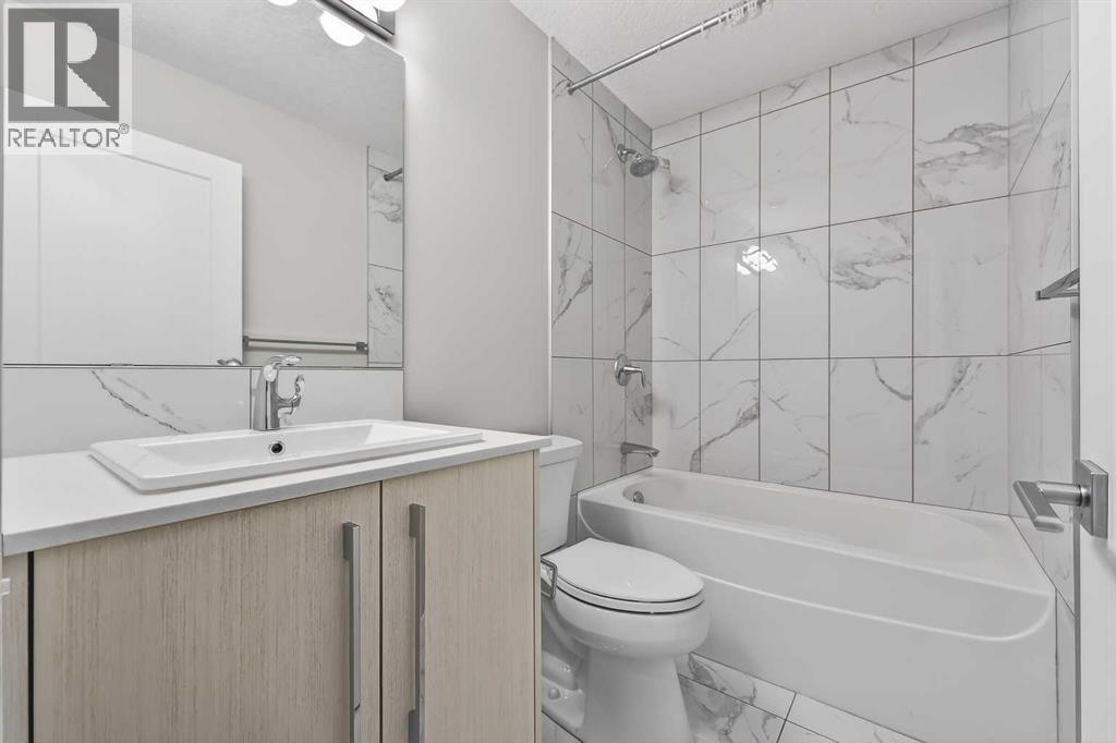 128 Corner Meadows Gate Ne, Calgary, AB - Indoor Photo Showing Bathroom