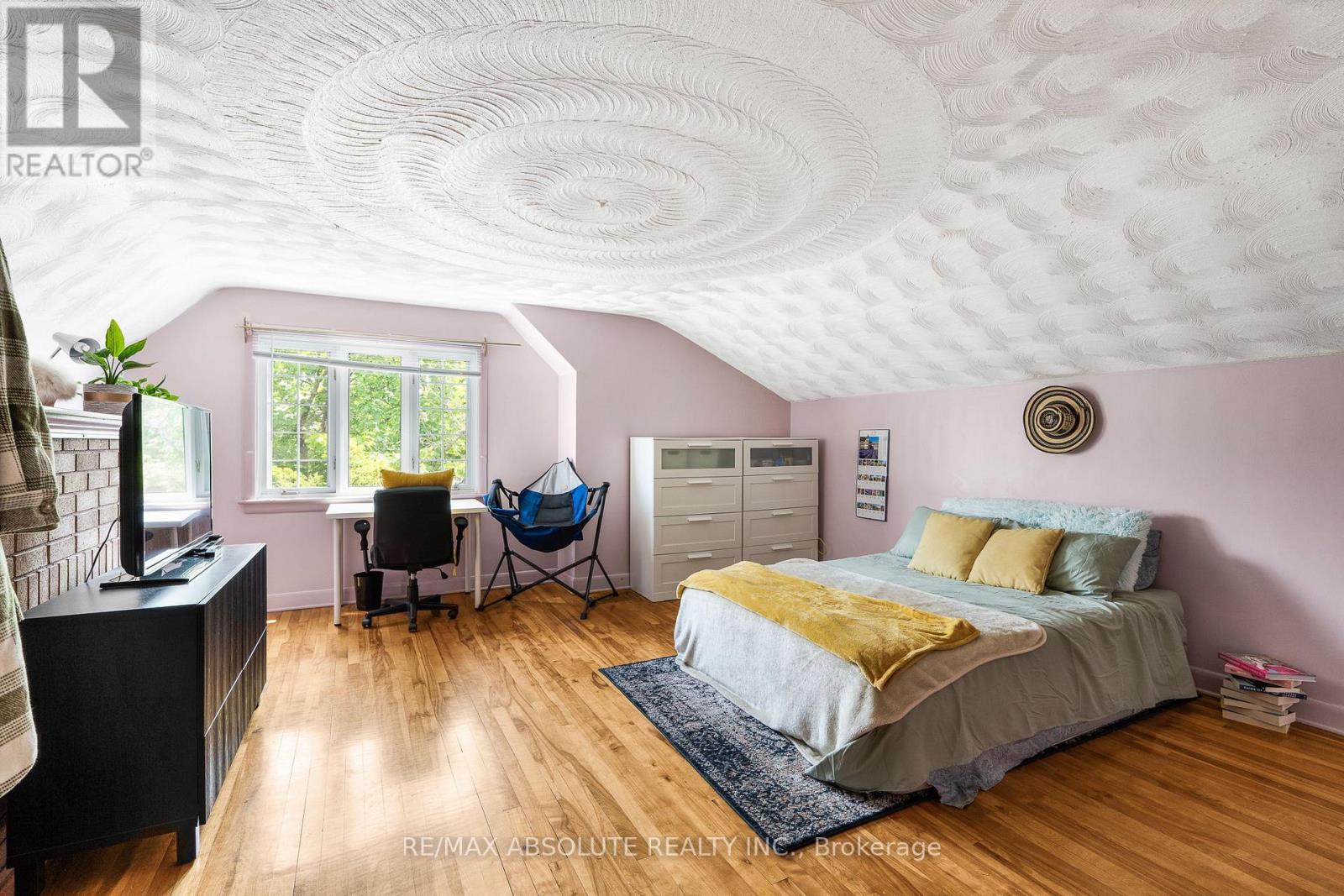 352 Lacasse Avenue, Ottawa, ON - Indoor Photo Showing Bedroom