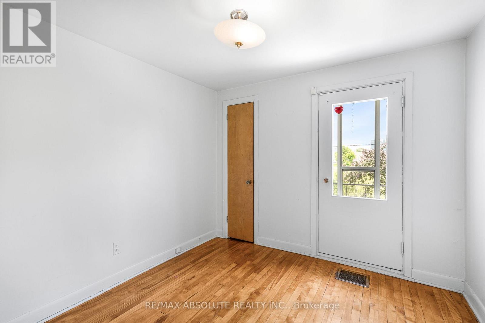 352 Lacasse Avenue, Ottawa, ON - Indoor Photo Showing Other Room