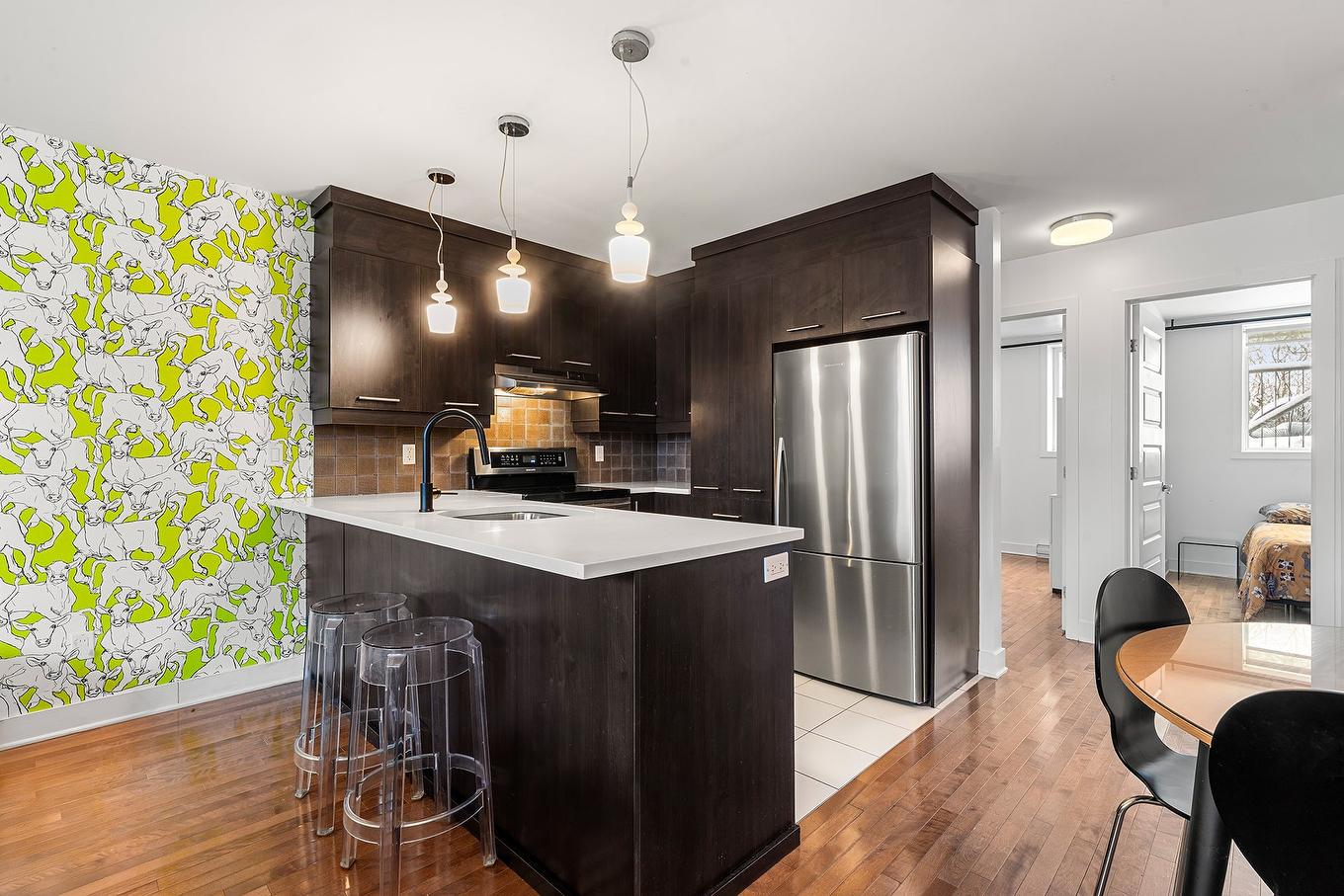 Cuisine - 100-2344 Rue Mullins, Montréal (Le Sud-Ouest), QC - Indoor Photo Showing Kitchen With Upgraded Kitchen