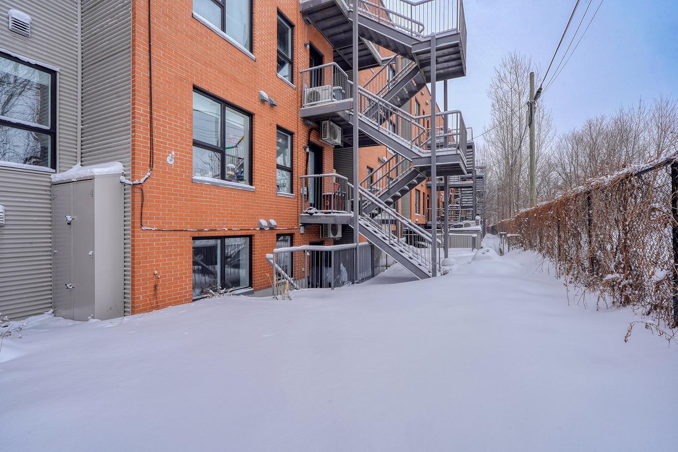 Cour - 100-2344 Rue Mullins, Montréal (Le Sud-Ouest), QC - Outdoor