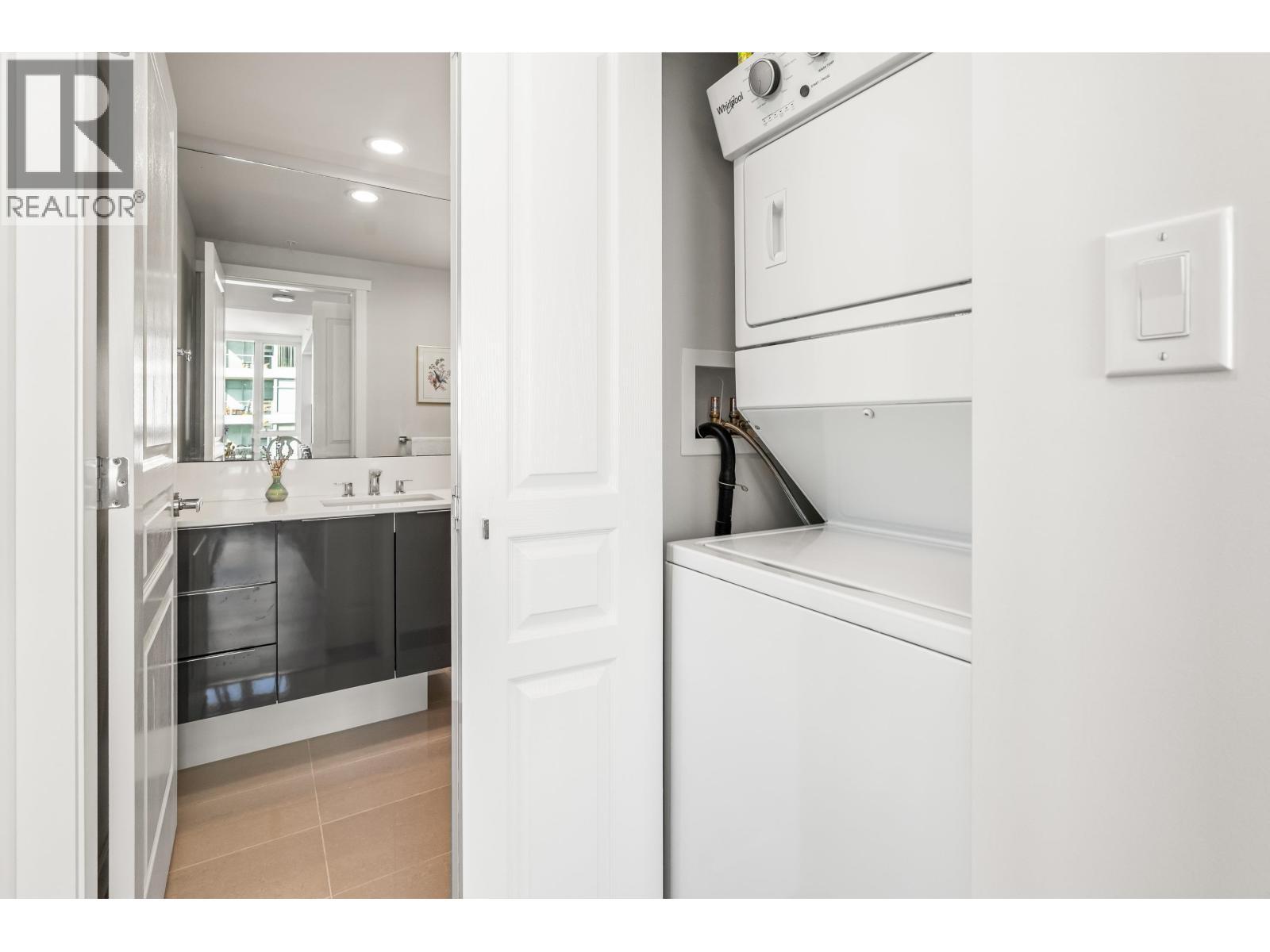 3100 Windsor Gate, Coquitlam, BC - Indoor Photo Showing Laundry Room