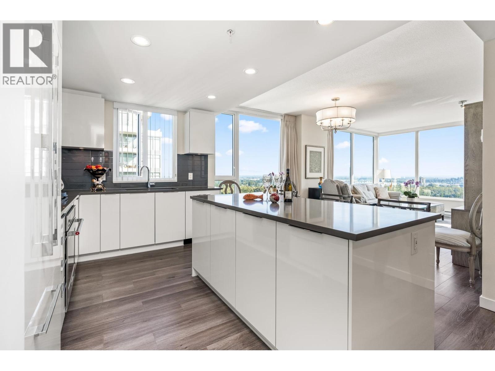 3100 Windsor Gate, Coquitlam, BC - Indoor Photo Showing Kitchen With Upgraded Kitchen