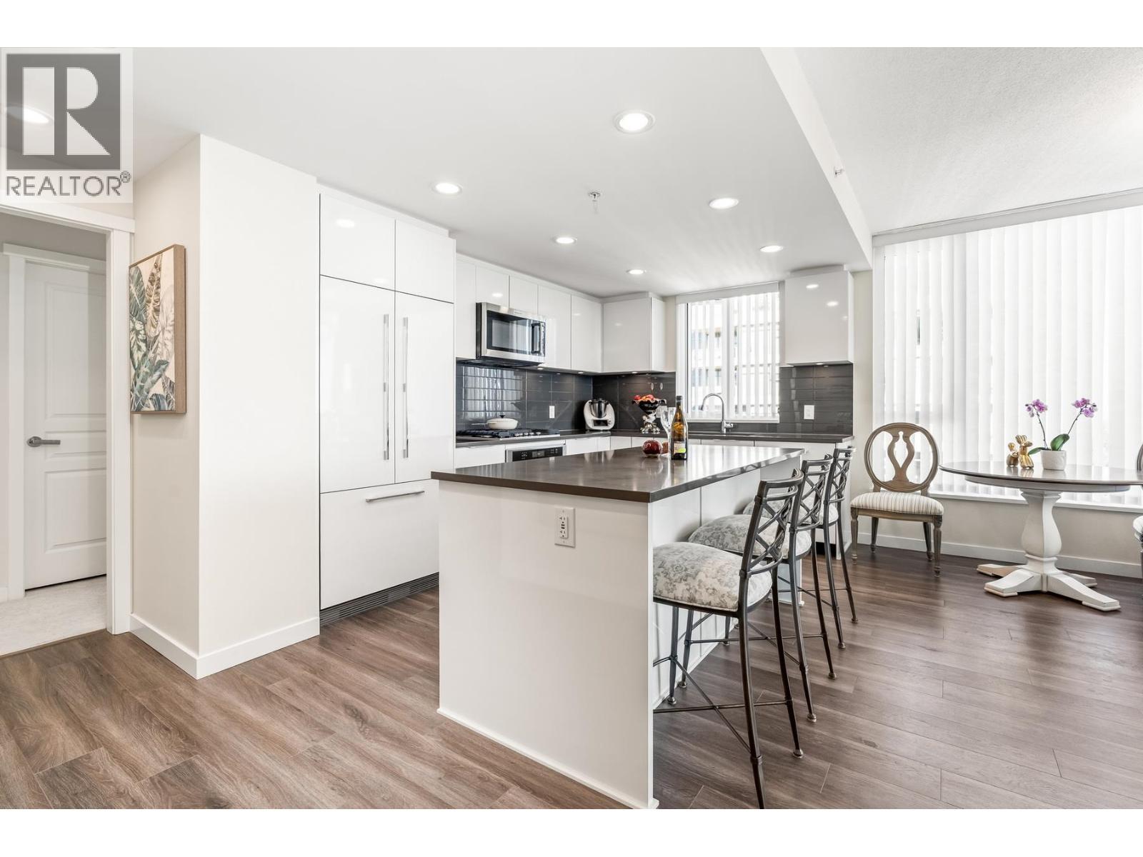 3100 Windsor Gate, Coquitlam, BC - Indoor Photo Showing Kitchen