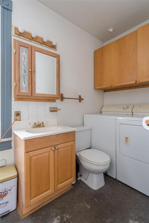 135 Third Avenue, Letellier, MB - Indoor Photo Showing Laundry Room