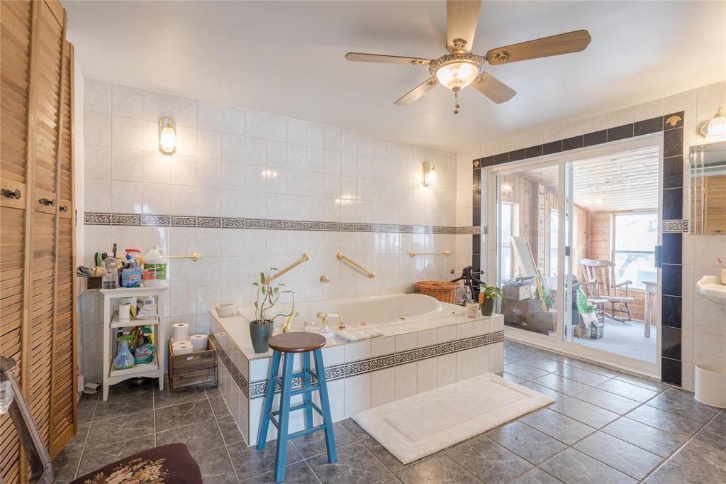 135 Third Avenue, Letellier, MB - Indoor