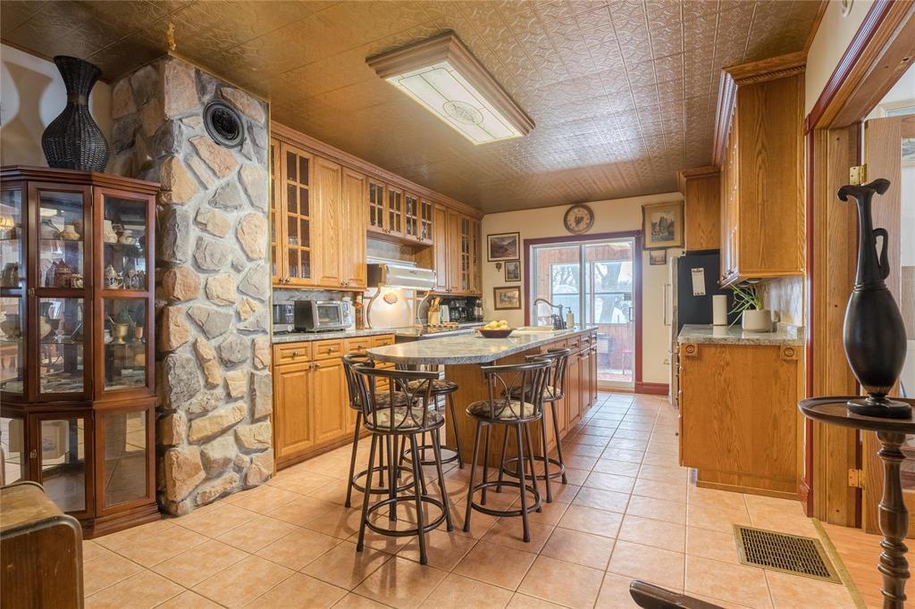 135 Third Avenue, Letellier, MB - Indoor