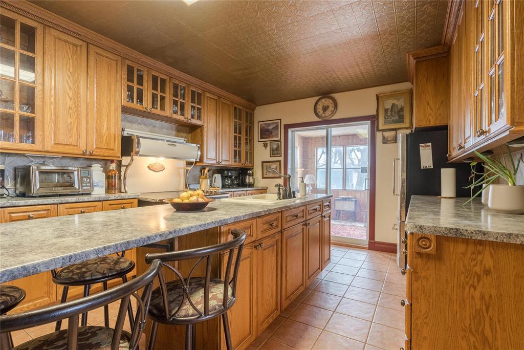 135 Third Avenue, Letellier, MB - Indoor Photo Showing Kitchen