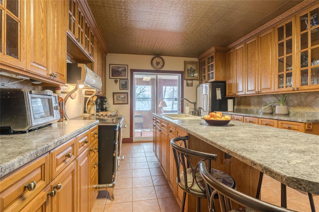135 Third Avenue, Letellier, MB - Indoor Photo Showing Kitchen
