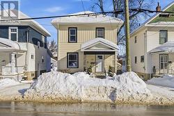 11 CEDAR STREET Belleville (Belleville Ward), ON K8P 3L8