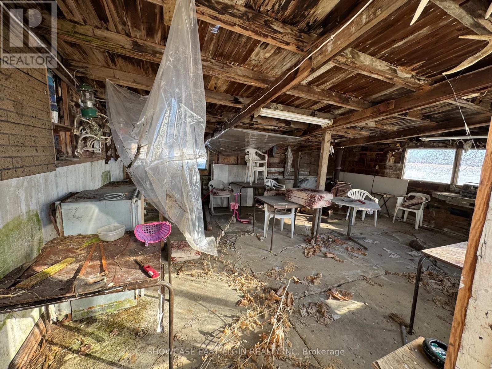 9106 Powers Road, Central Elgin, ON - Indoor