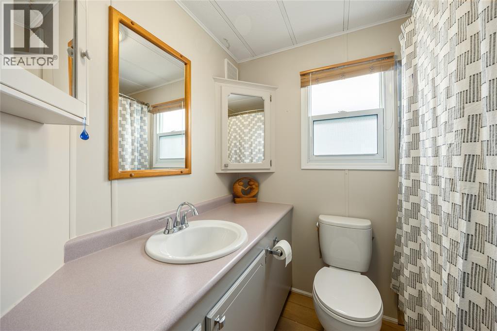 5700 Blackwell Sideroad Unit# 29, Sarnia, ON - Indoor Photo Showing Bathroom