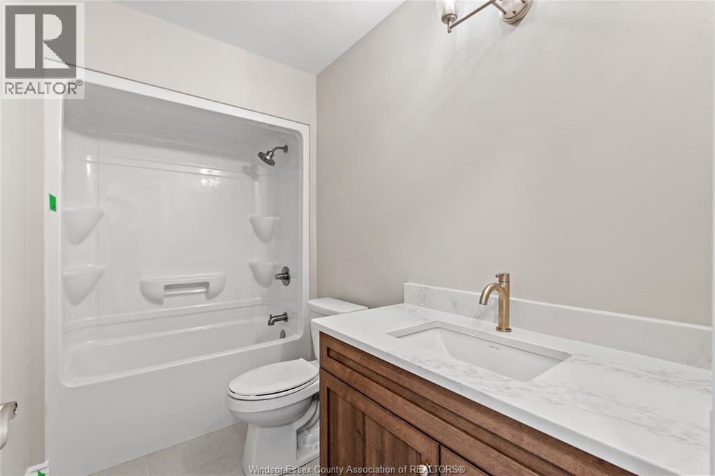 4418 Belmont, Comber, ON - Indoor Photo Showing Bathroom