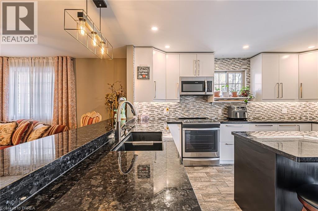 52 Amelia Street, Paris, ON - Indoor Photo Showing Kitchen With Double Sink With Upgraded Kitchen