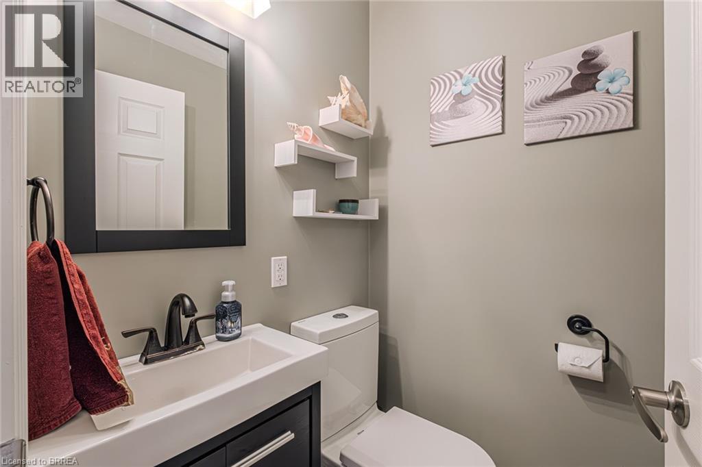 52 Amelia Street, Paris, ON - Indoor