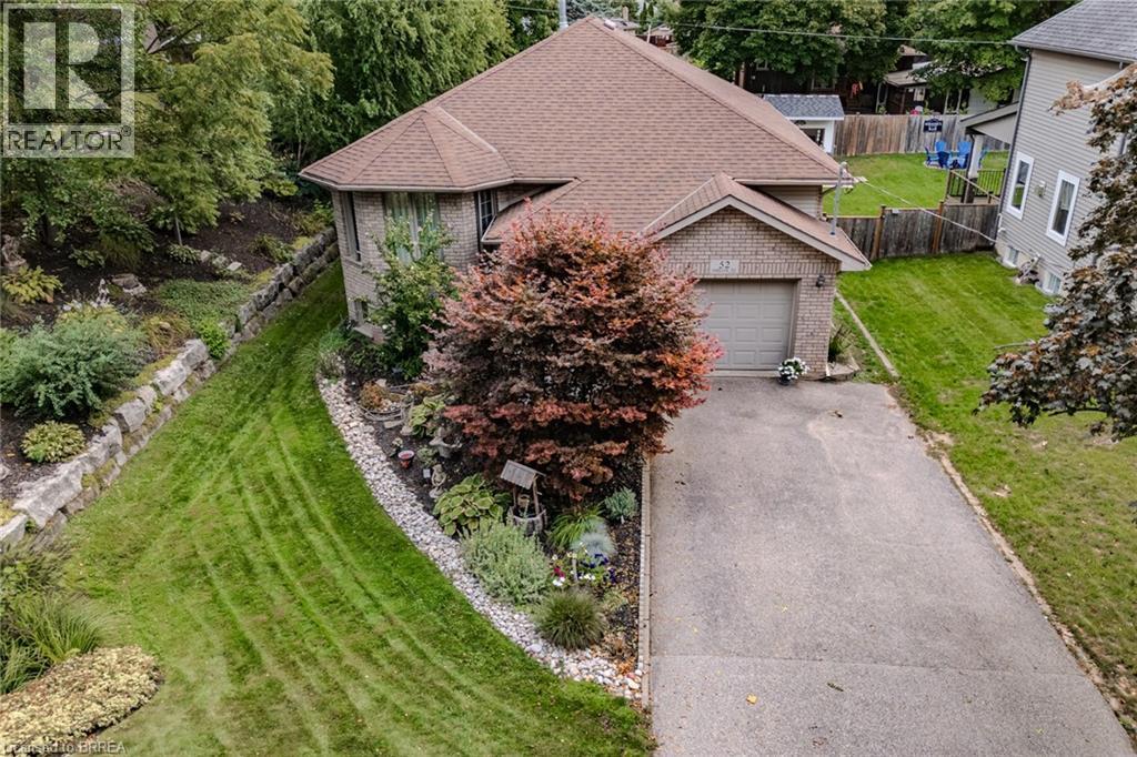 52 Amelia Street, Paris, ON - Outdoor