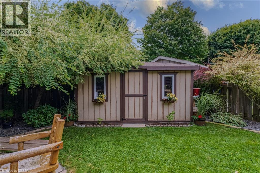 52 Amelia Street, Paris, ON - Outdoor