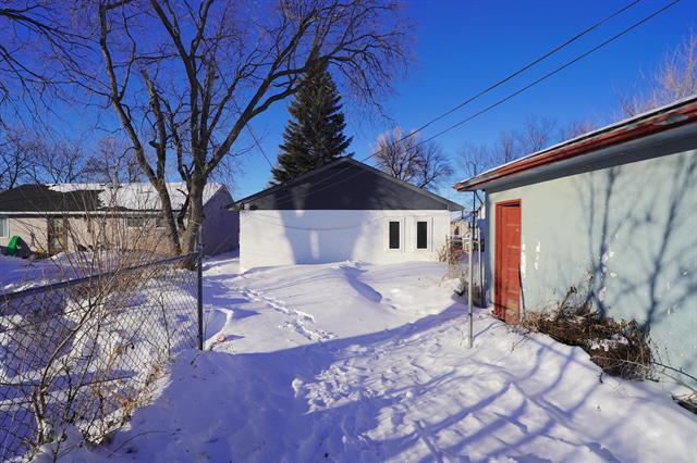 415 Kent Rd, Winnipeg, MB