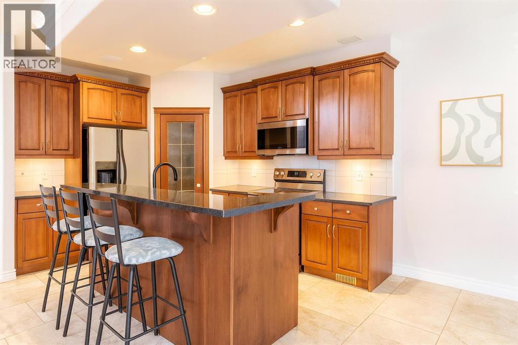 1421 40 Street Sw, Calgary, AB - Indoor Photo Showing Kitchen