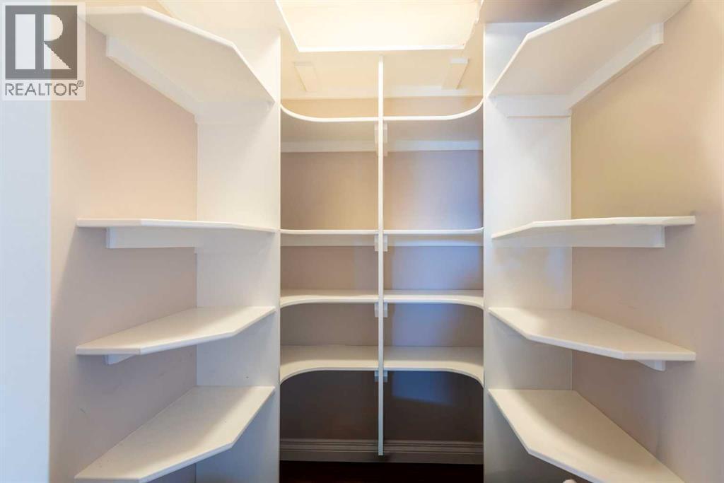 Linen storage(upper) - 1421 40 Street Sw, Calgary, AB - Indoor With Storage