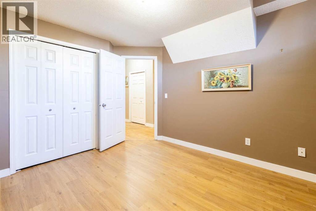 bedroom in basement - 1421 40 Street Sw, Calgary, AB - Indoor Photo Showing Other Room