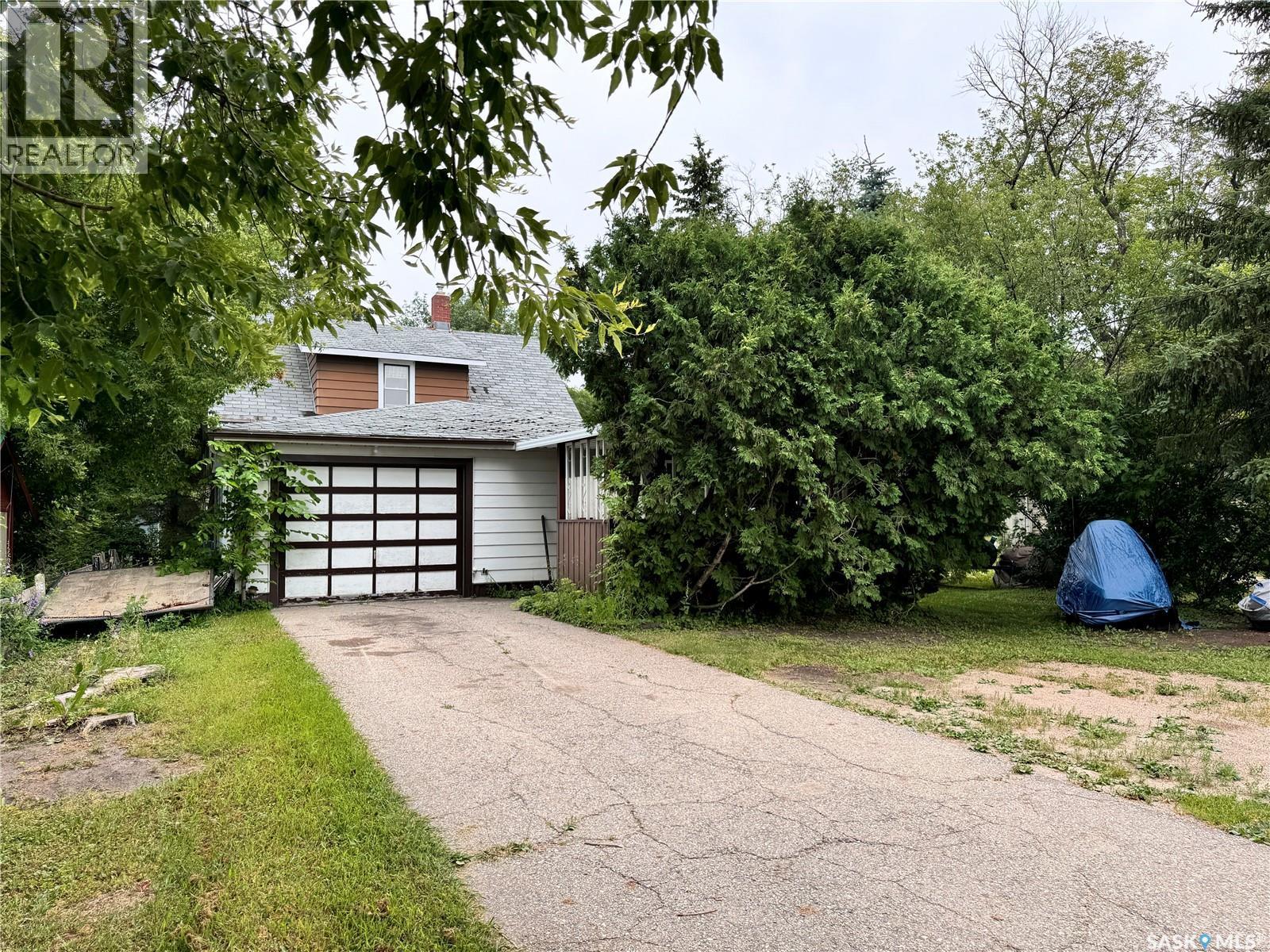 307 1St Street E, Wynyard, SK - Outdoor